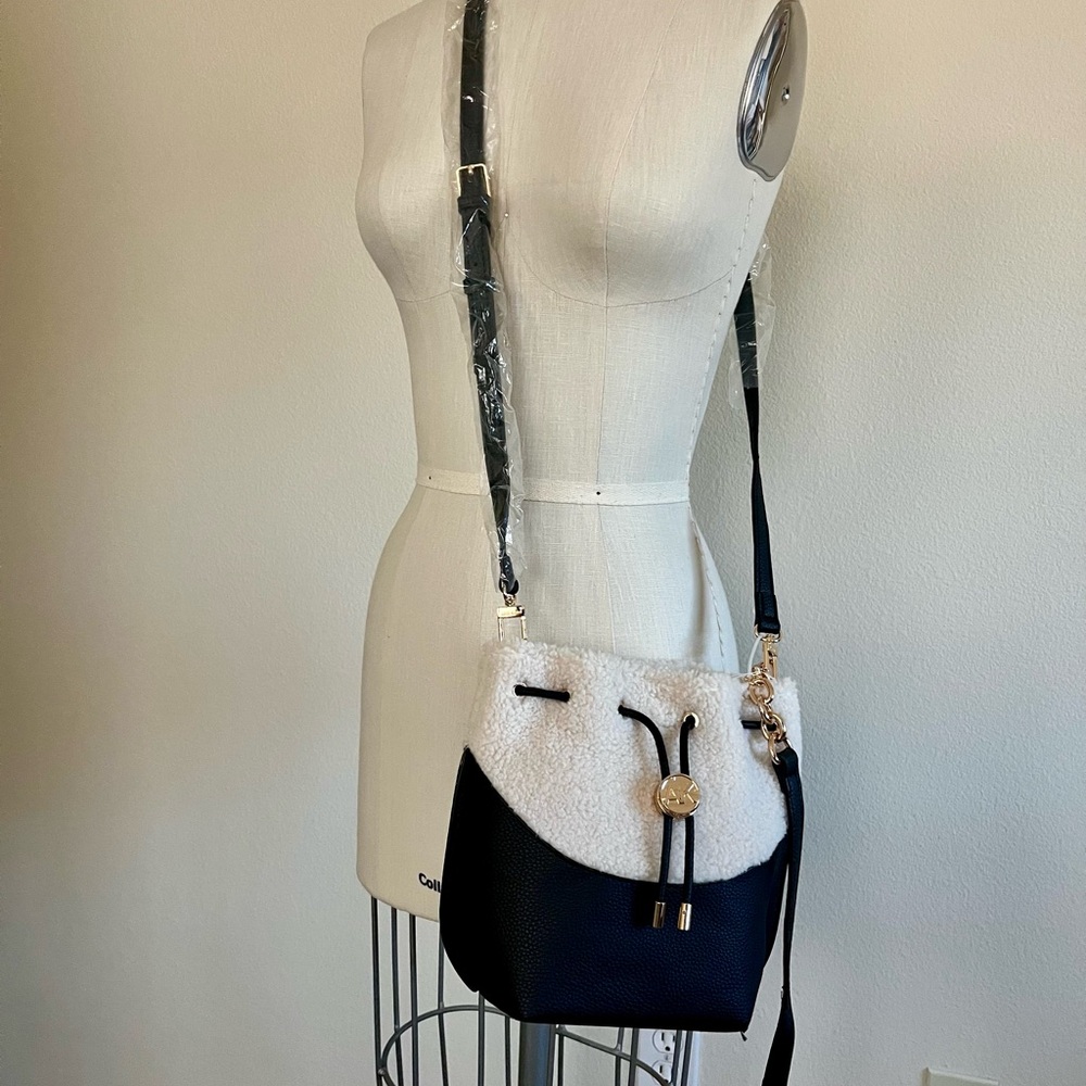Anne Klein Black and Cream Bucket Bag - Picture 2 of 4